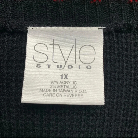 Style Studio black button up cardigan size 1X Christmas themed - Picture 2 of 5